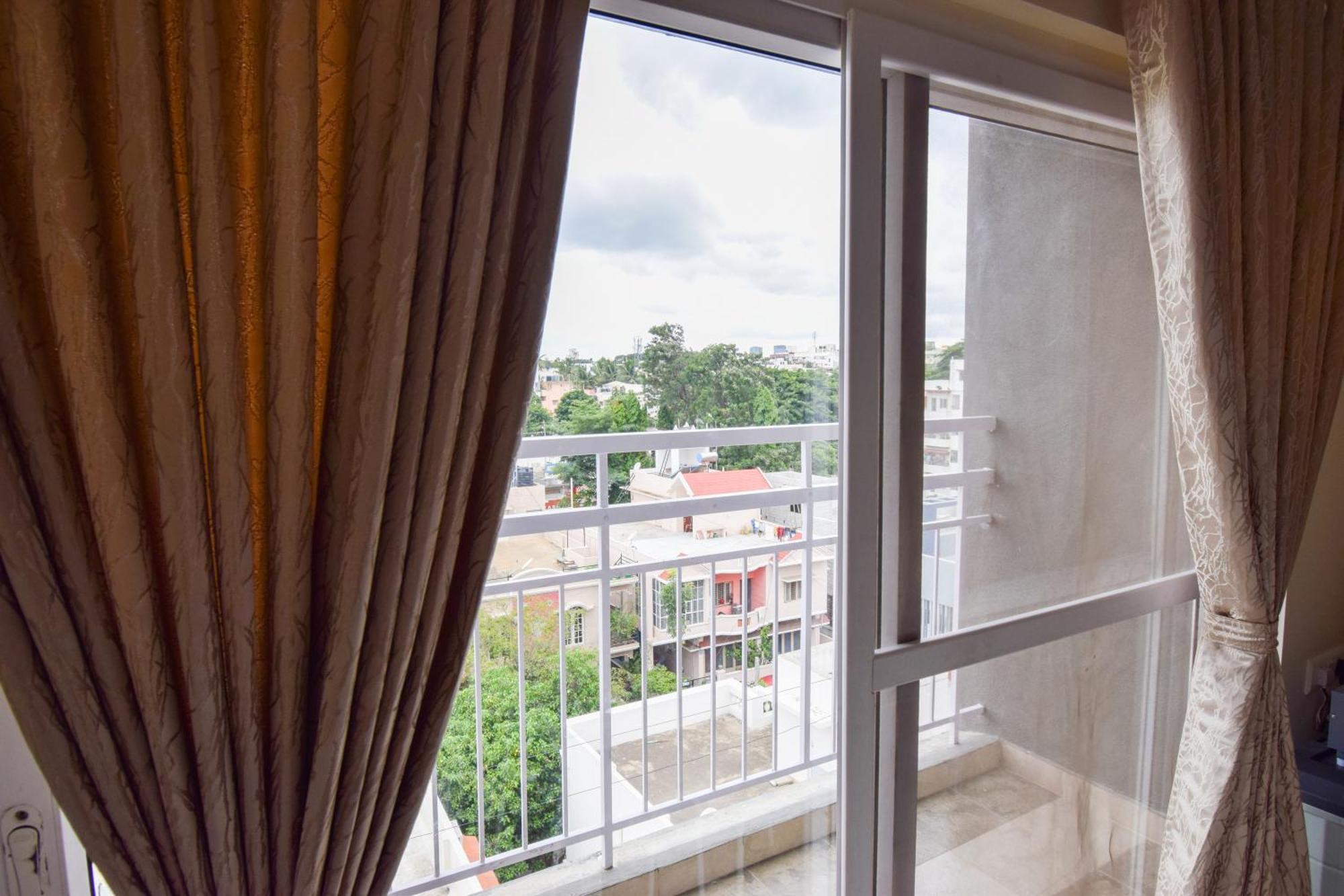 Staymazing-1,2 & 3 Bhk Ac Apartments In Hebbal-5Mins To Manyata-30Mins To Airport Бангалор Екстериор снимка